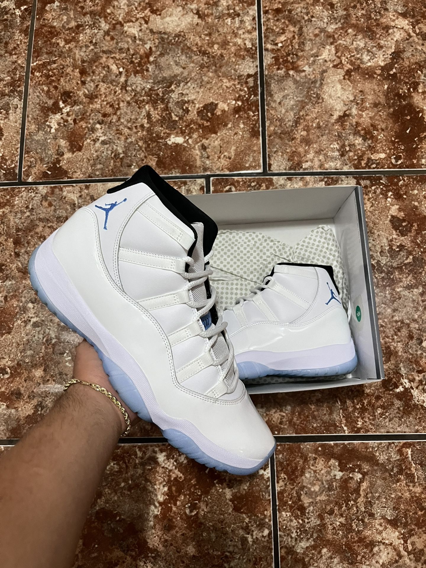 Jordan 11 Legend Blue Size 13