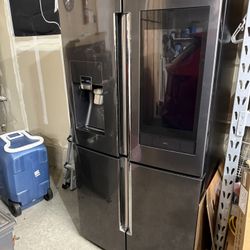 Samsung Family Hub Refrigerator 