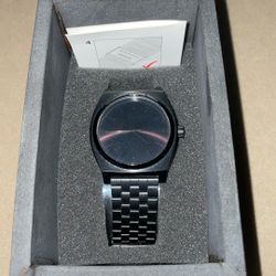 Nixon Watch