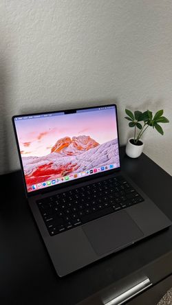 Apple MacBook Pro Laptop Space Gray