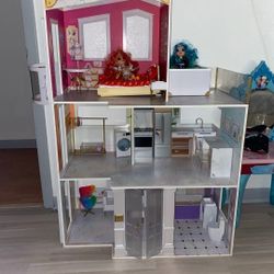 WOODEN MULTI-STORY HOUSE: The fully furnished Rainbow High House Playset is the place for your Rainbow High fashion dolls to live. 