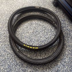 Maxxis tires