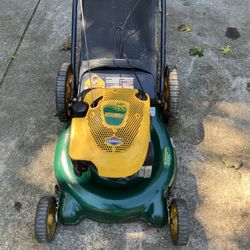 Yard Man 21” 190cc 5.0HP Briggs and Stratton Engine push lawn mower / Rear Bag / Mulch - New Blade