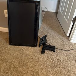 Dunex  TV and Bracket 