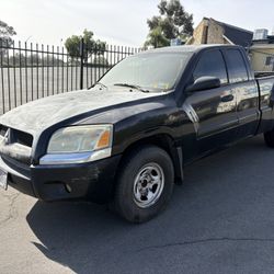 2007 Mitsubishi Raider