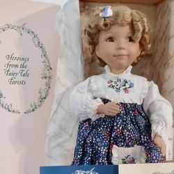 Goldilocks Porcelain Doll