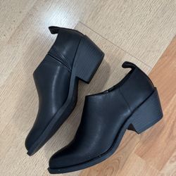 H&M Black Ankle Boot, Women US 7/ EUR 38
