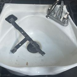 Shampoo/Hairdresser’s Sink
