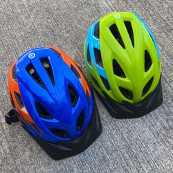 2 Brand New Helmets 🪖 For Kids $14 Each Perfect For Ride Bikes Tricycle And Scooters 