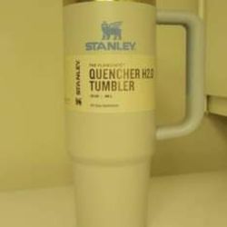 Stanley, Dining, Stanley Quencher H2 Tumbler 30 Oz Color Fog