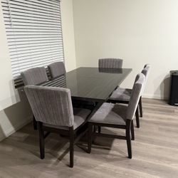 Dining Table And 6 Chairs 
