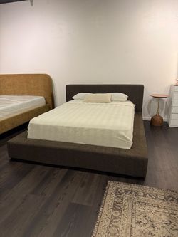 RH-Inspired Platform Bed | Chenille | Low-Profile | Queen & King
