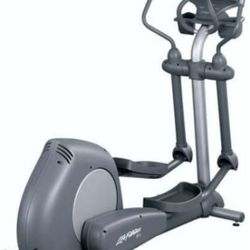 Life Fitness CLSX 91X Commercial Elliptical