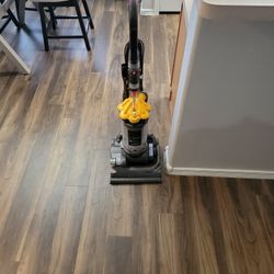 Dyson Dc33