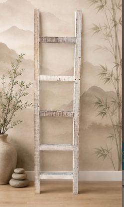 Rustic wooden ladder - white wash