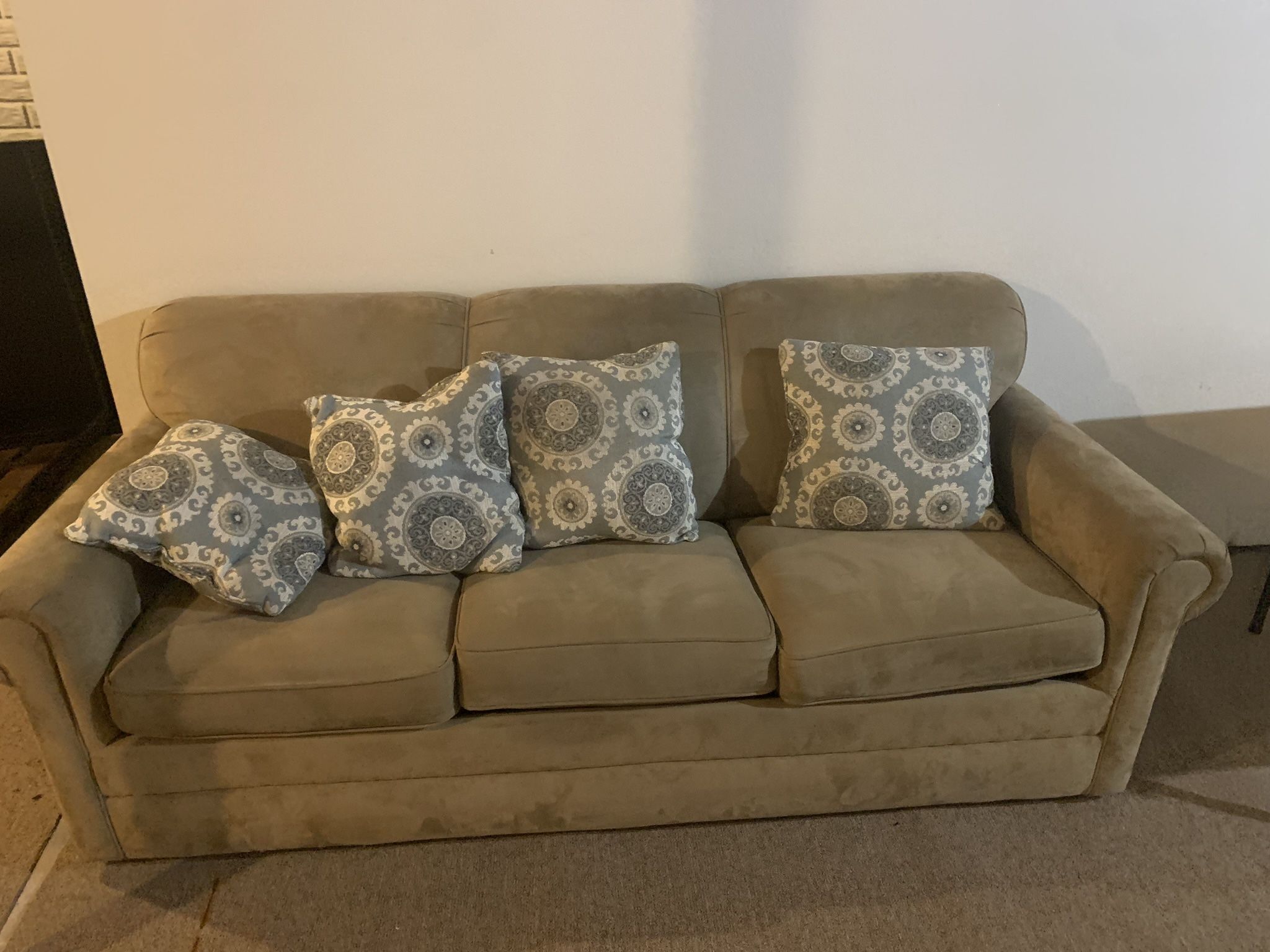 Couch With Pull Out Bed Mattress Included