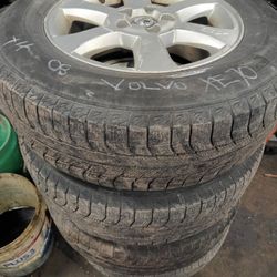 08 Volvo Xe70 Set Of 4 Tires And Rims