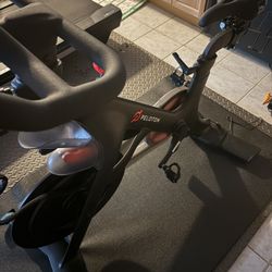 Peloton Used A Dozen Times!