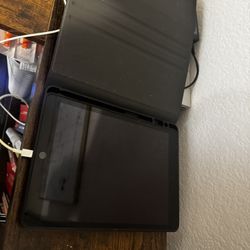 iPad 9th Gen (like new) With Stylist Pen