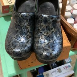 Dansko Pro Style Clog, Sz Euro 38 (approx US 7.5), Gently Used Condition 