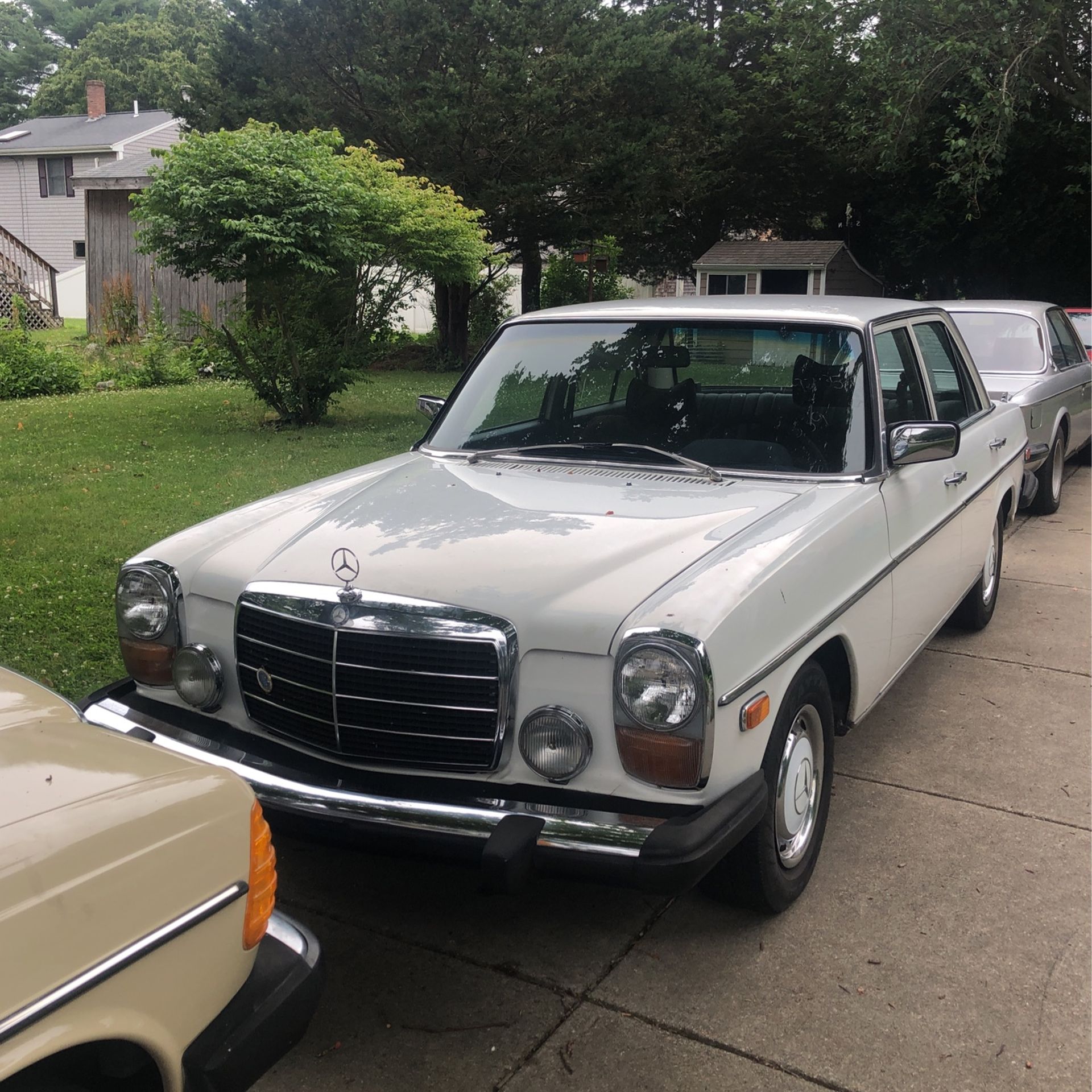 1976 Mercedes-Benz 200