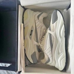 Dior B22 | 100% Authentic | Size 8