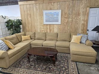 Ethan Allen Upholstered Sectional
Delivery and Setup Options Available!