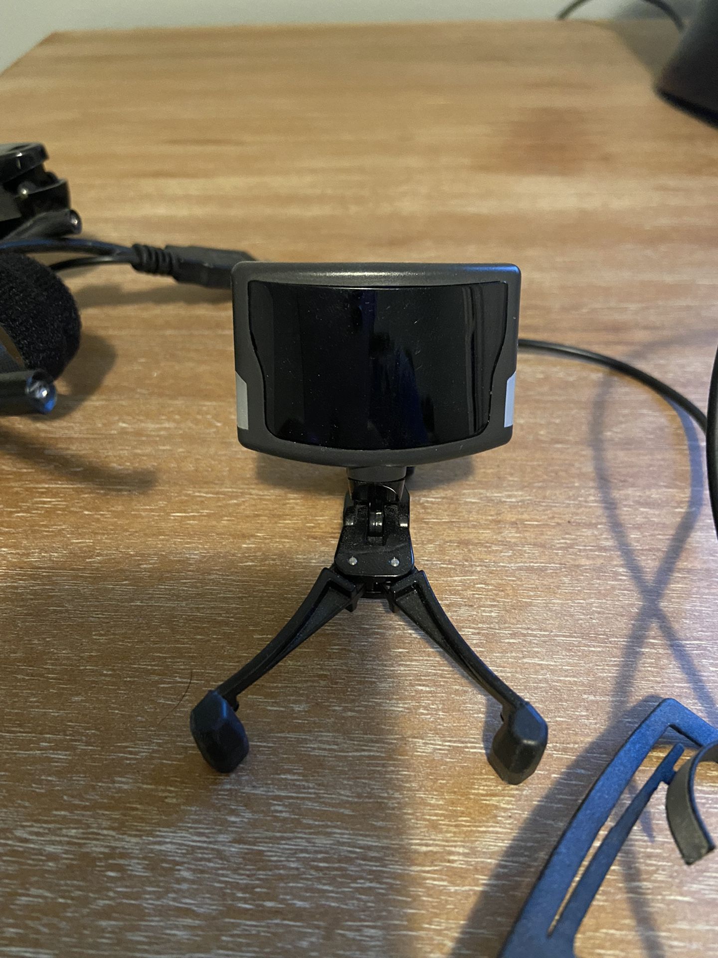 Track IR 5 With Headphones And Hat Clip