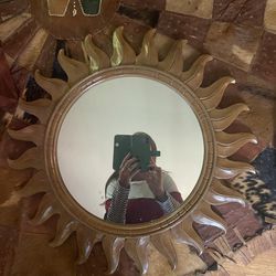 Sun-shaped Mirror