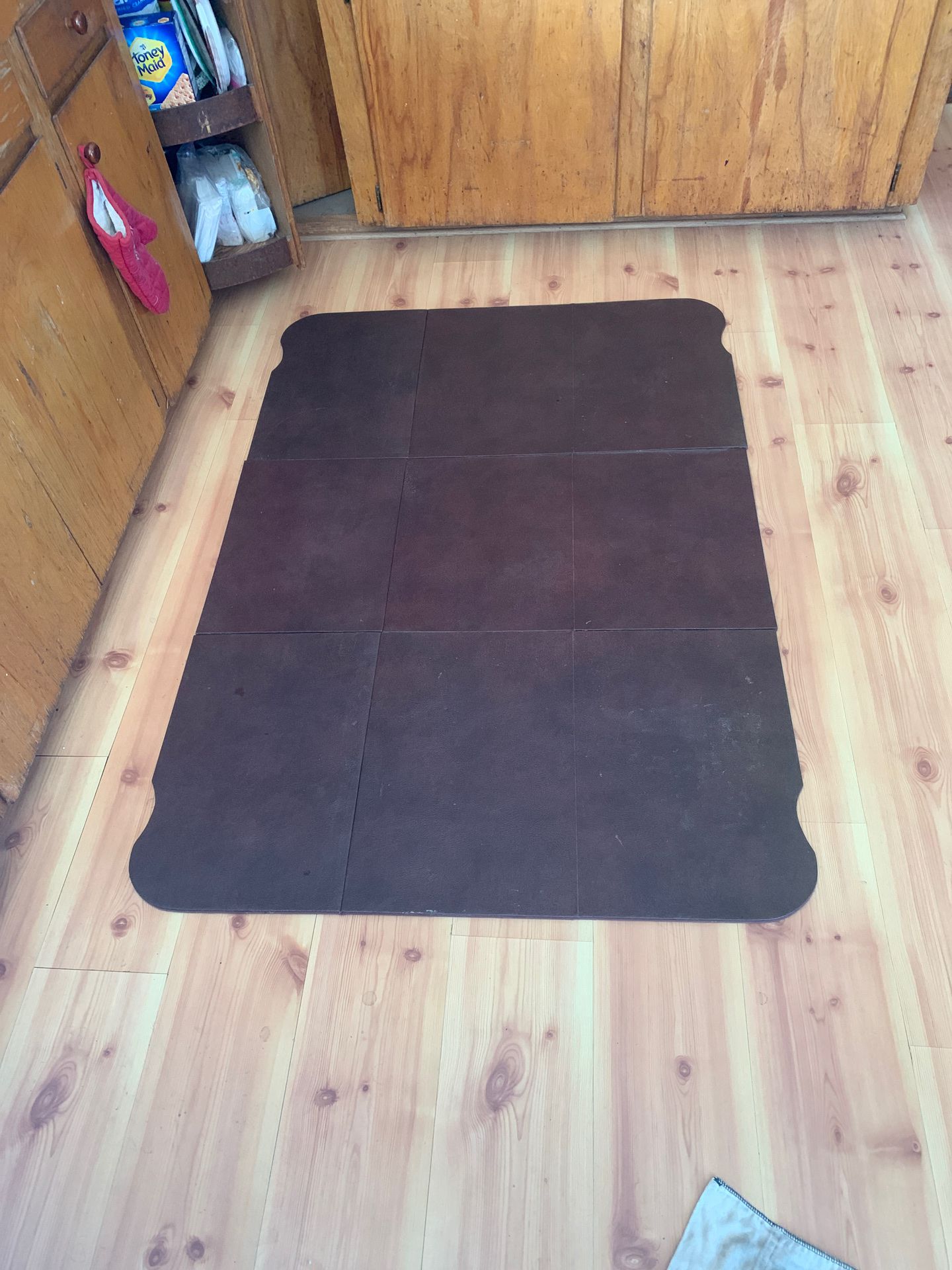 Table pad with flannel backing