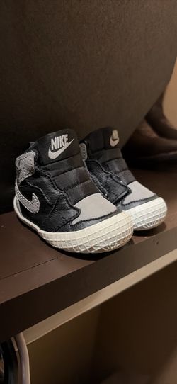 Jordan 1 bootie black