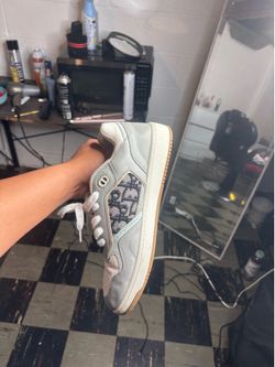 DIORS SIZE 10