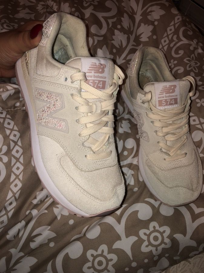 NEW BALANCE ONLY WORN 2X