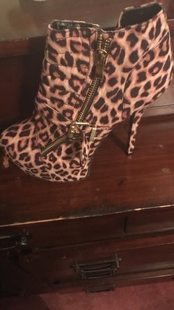 Black and brown leopard print side zip platform high-heel boot