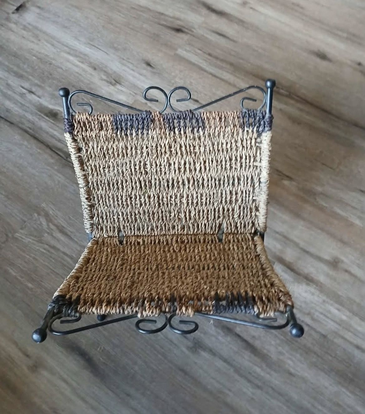 Magazine Or Book Rack Stand