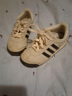 Adidas toddler 9
