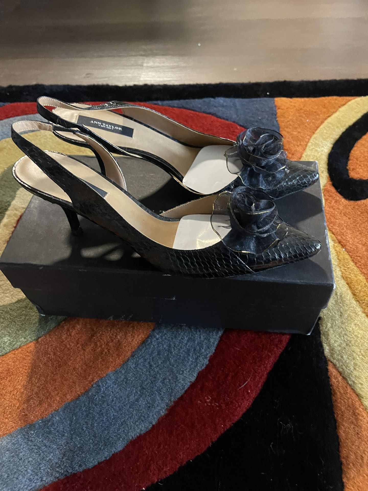 ANN TAYLOR WOMEN HEELS SZ 9.5M