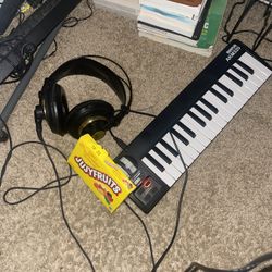 Midi Contoller W/ Headphones