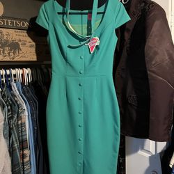 Holiday Dress, Green Heels vintage Fashionable 