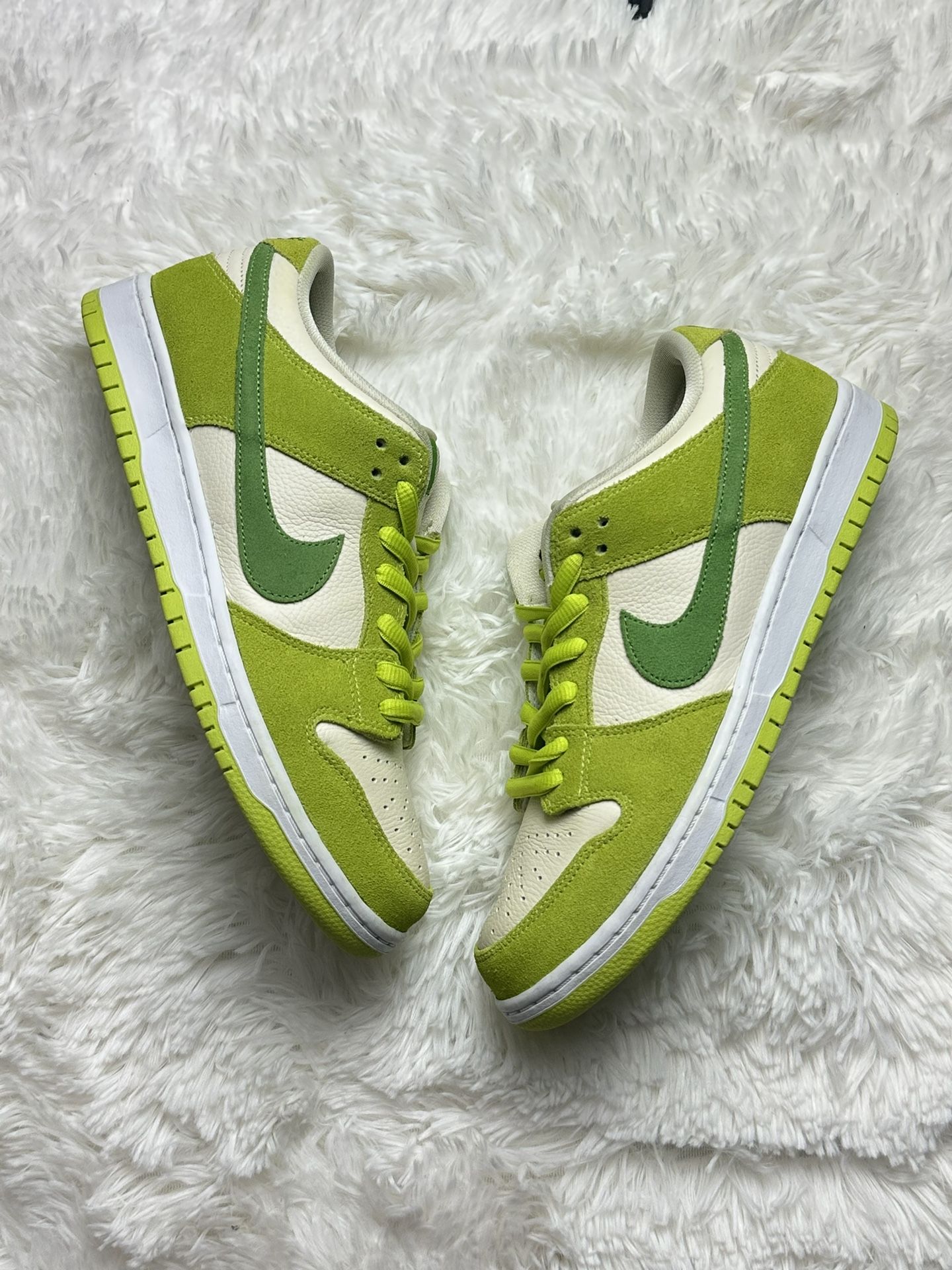 Nike SB Dunk Low Green Apple for Sale in Nashville, TN - OfferUp