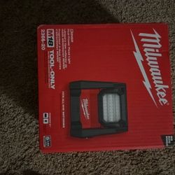 Milwaukee Duel Flood Light 