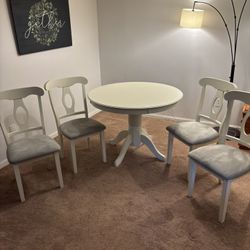 Kitchenette Table & Chairs