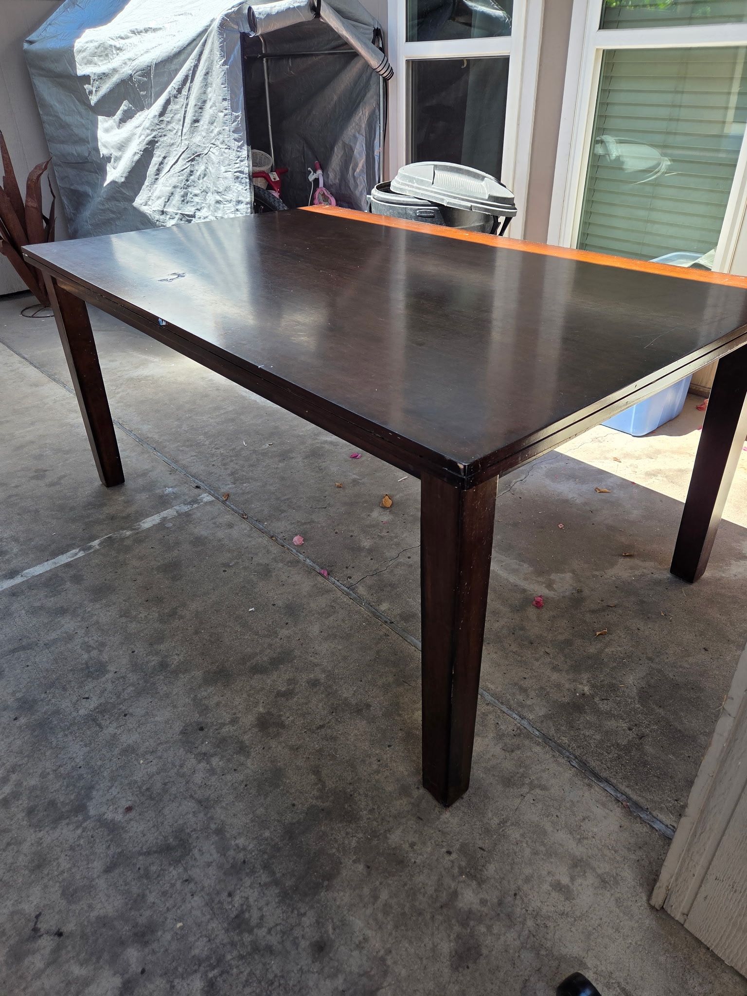 Free Dining Table