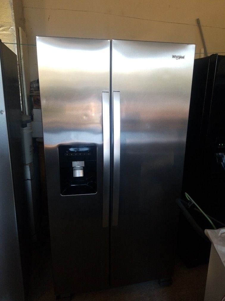 Super Super Nice Whirlpool Refrigerator 