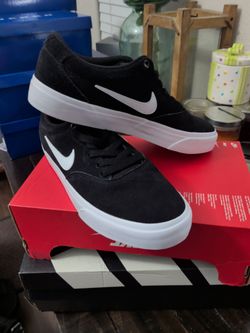 Nike SB Low-Top Skate Sneakers