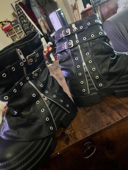 Boots size 10