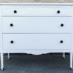 VINTAGE METAL SIMMONS DRESSER + MATCHING FRAMED MIRROR * * * for Sale in  San Diego, CA - OfferUp