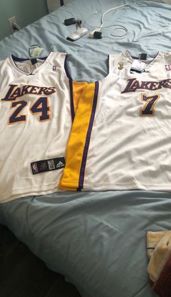 Bryant and Odom Lakers jerseys