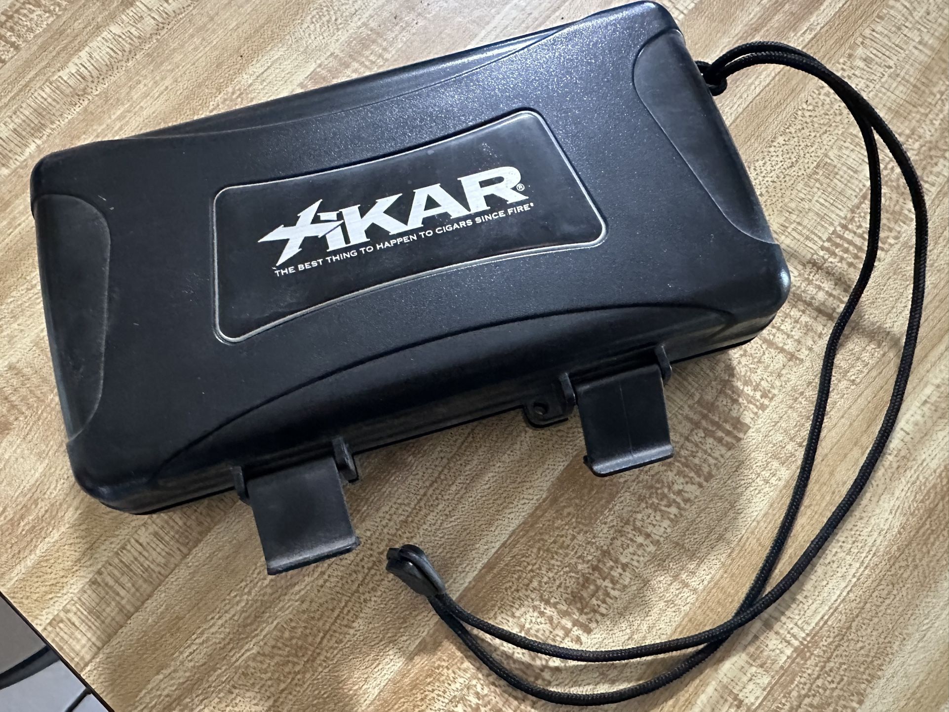 XiKar X-treme Protection Rugged Cigar Travel Case 5 ct