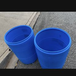55 Gallon Open Top Plastic Drums With lids $35 each